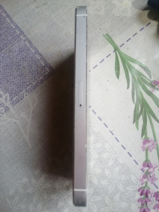 Vând Iphone 5s. Trebuie resetat din fabrica. Pret 160 lei