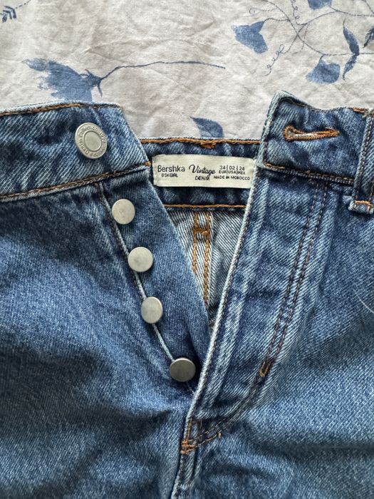 Къса дънкова пола Bershka