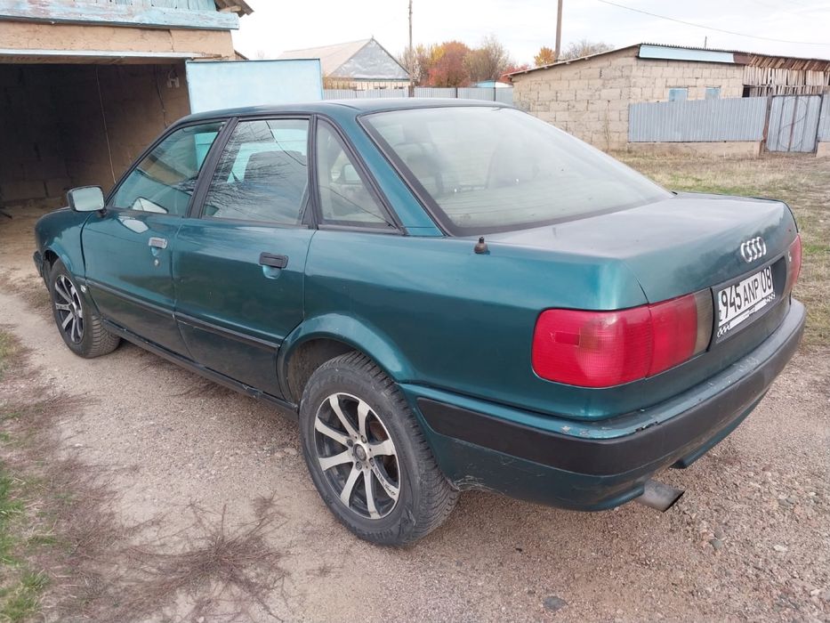 Продаю хорошую Ауди 80