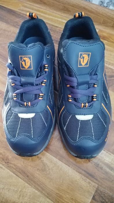 Krasofka kareya BLACK YUK brend srochno sotiladi