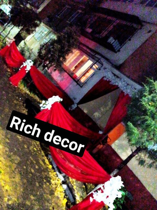 Tayyor biznis sotiladi afarmleniya bezaklari gullari sotiladi