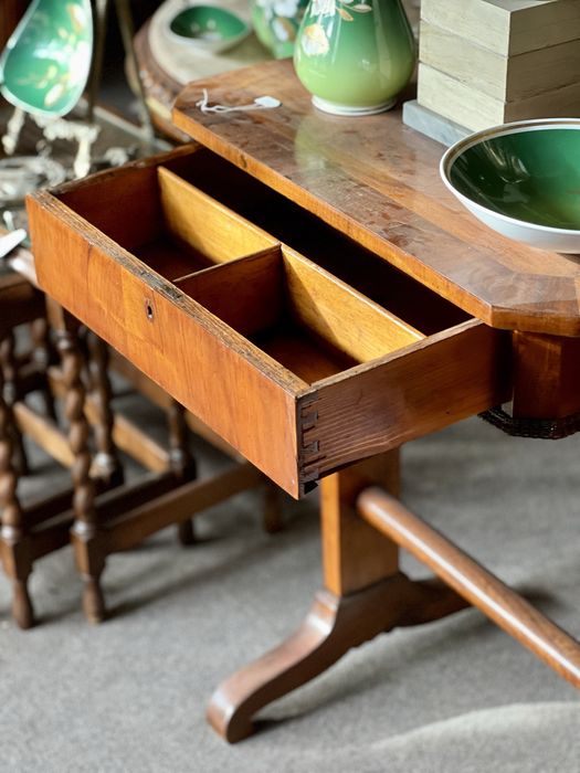 Masuță veche stil Biedermaier *** vintage / antic / vechi / retro ***