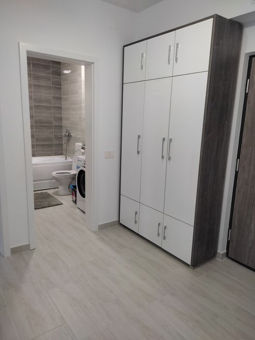 Închiriez ap nou 3 camere  200 lei