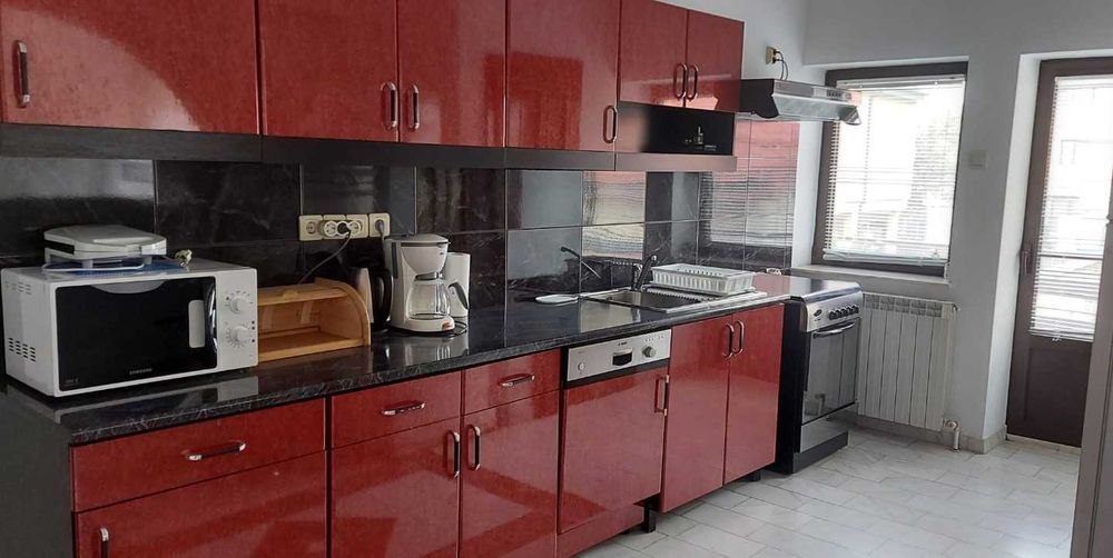BANEASA-HERASTRAU, etaj 1 in vila, 3 camere, parcare