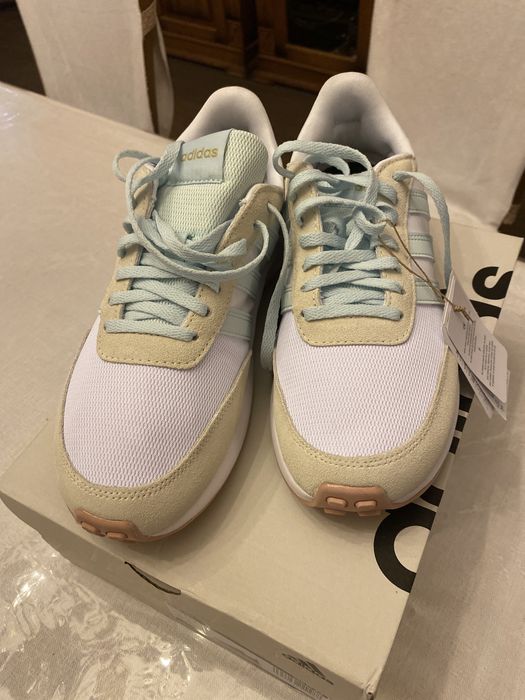 Кроссовки женские Адидас