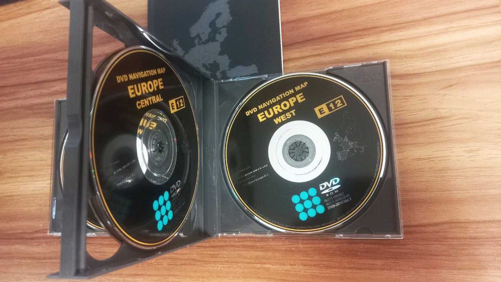 4бр ОРИГИНАЛНИ навигационни дискове Тойота Toyota RAV4 Avensis Yaris