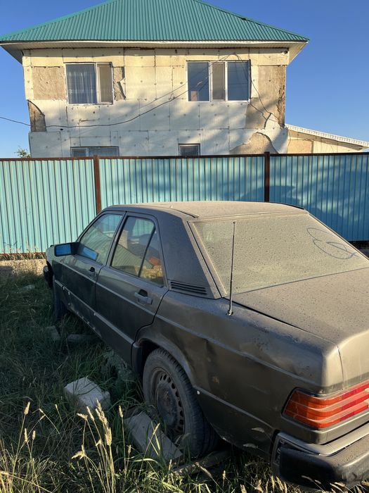 Mersedes E190 запчясть