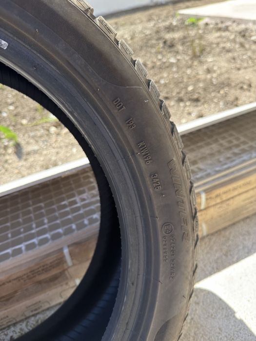 2 anvelope Pirelli Sottozero 3, iarna, 225/45/18, DOT 2025