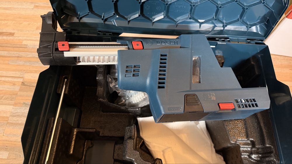 Чисто нов акум. перфоратор BOSCH GBH 18V-26 F + GDE 18V-16