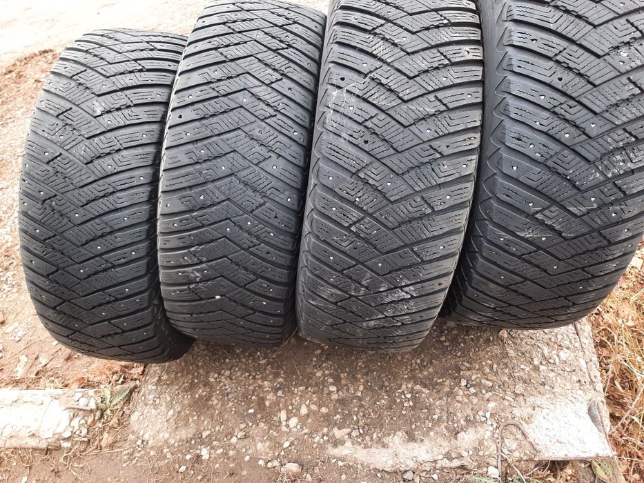 Продам шины 265/65/17 гудиер