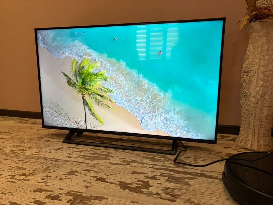 Продавам телевизор Hisense 43A7300F 43 инча 4K UHD