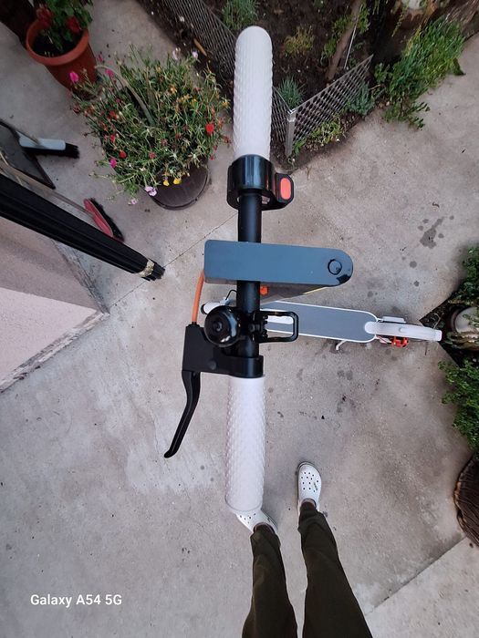 Vând trotineta electrica Xiaomi Scooter 3 ca noua