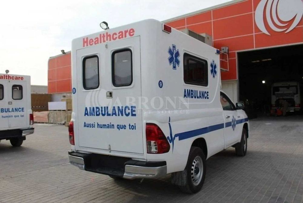 Машина скорой помощи 4х4 внедорожник Toyota hilux ambulance 4x4