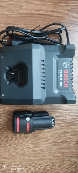 Зарядное устройство и акб-Bosch-12 v.