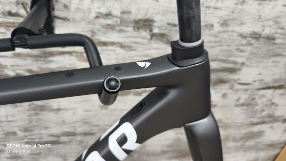 НОВА карбонова рамка Factor LS Gravel CeramicSpeed | 49