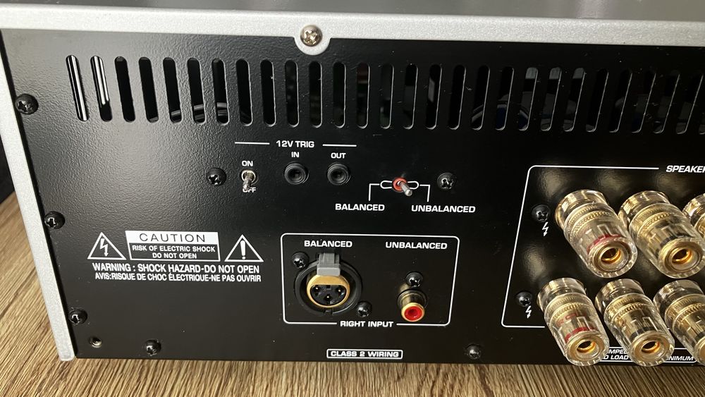 Rotel amplificator de putere RB-1552MK2