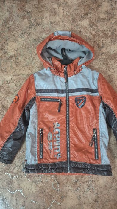 Куртки на мальчика  7-8 лет