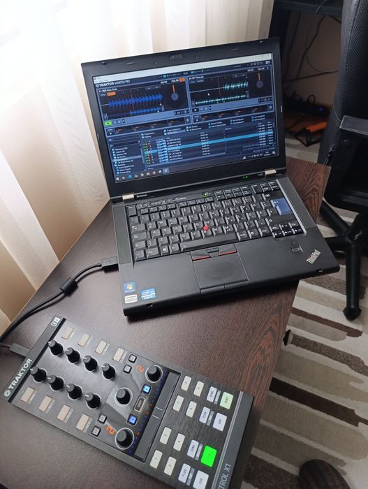 Native Instruments Traktor Kontrol X1