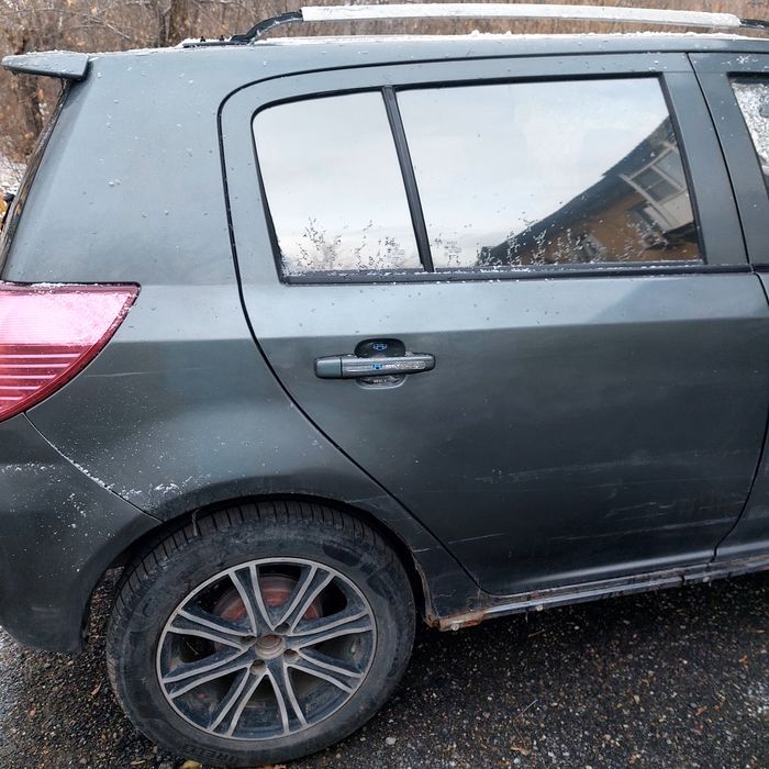 Продам автомобиль geely mk cross