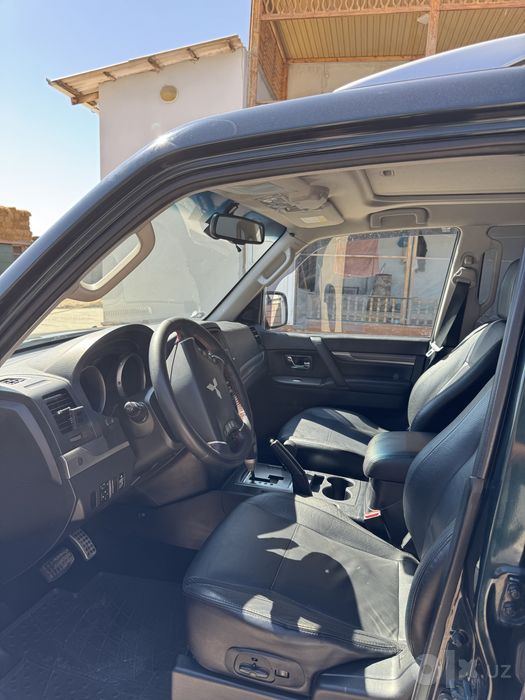 Mitsubishi Pajero 2010