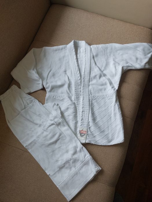 Продам детское кимоно.