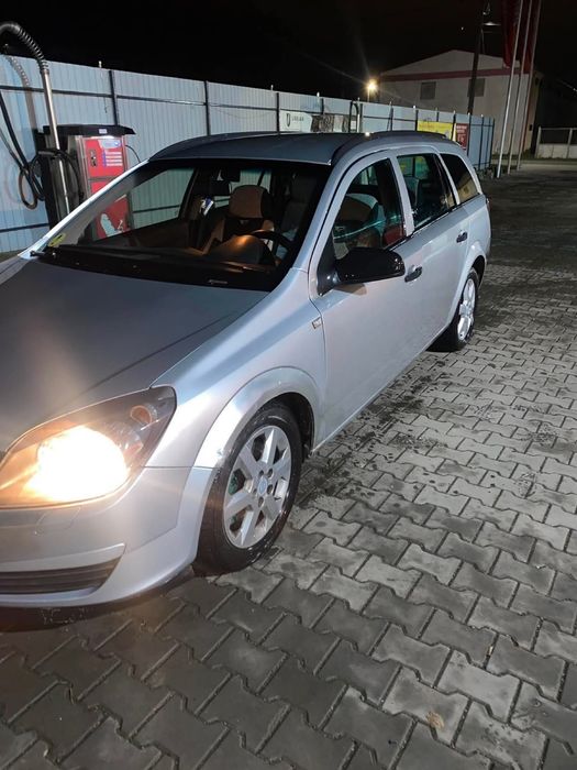Vând opel astra H 1.9