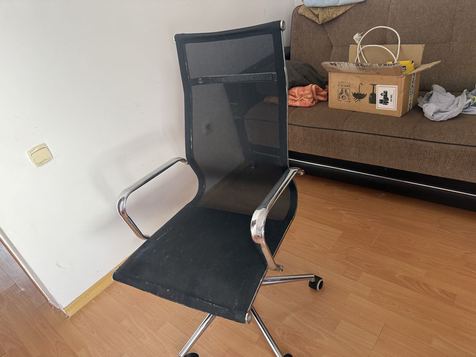 Кресло офисное.