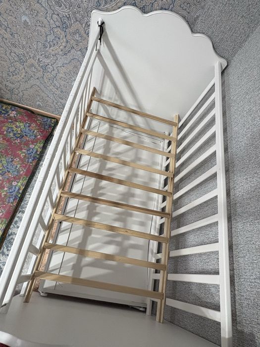 Манеж с бортики матрасом