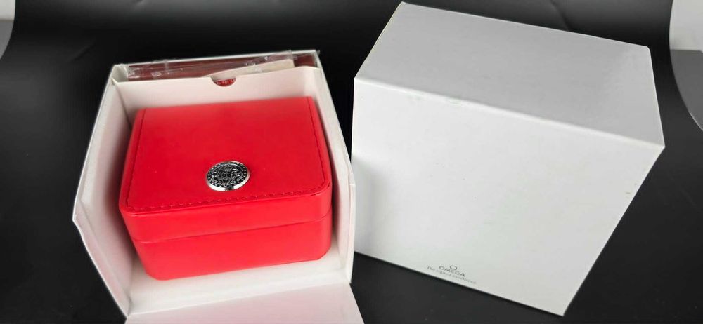 Omega кутия за часовник