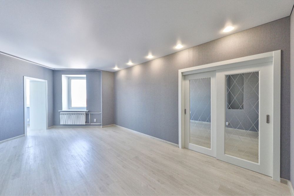 Поклейка обоев и молярные услуги