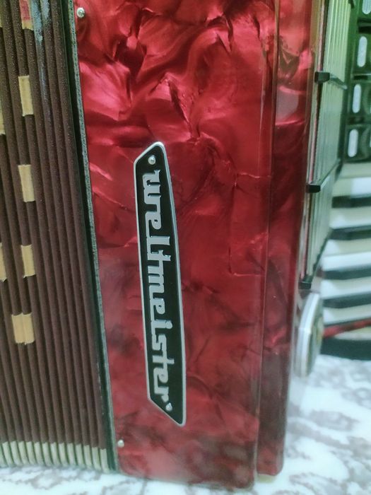 Продаётся аккордеон Волтмейстр