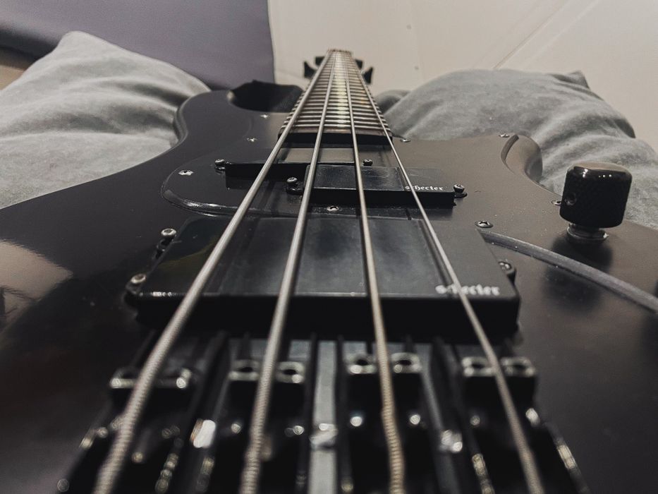 Электробас Schecter Stiletto Stealth 4