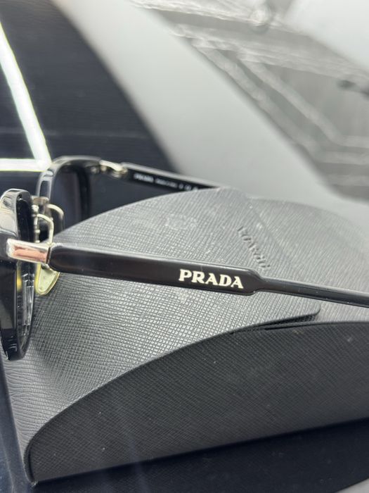 Очки черные PRADA