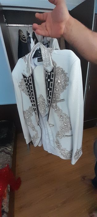 Costum de jinerica sau nasu