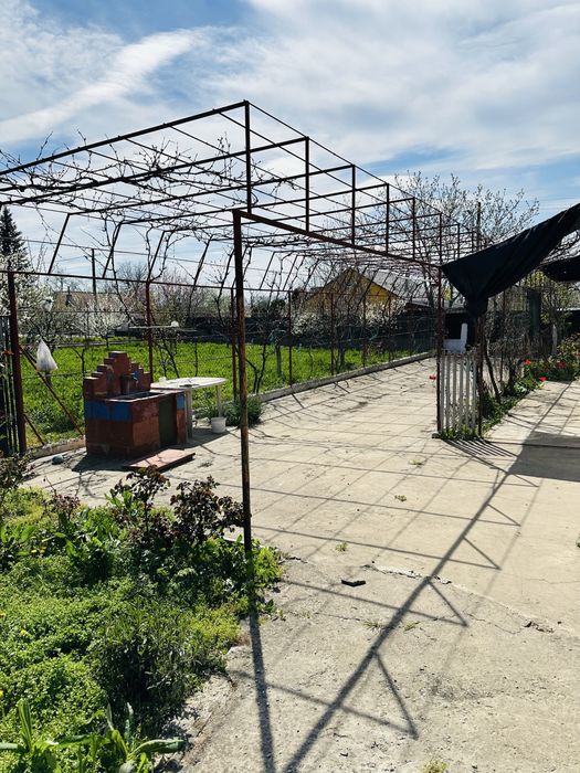 Vand sau schimb cu apartament