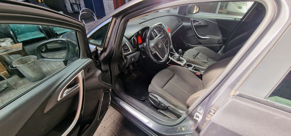 Vand opel astra j