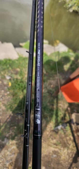 De vânzare,2 lansete daiwa cu mulinete okuma,scaun + suport