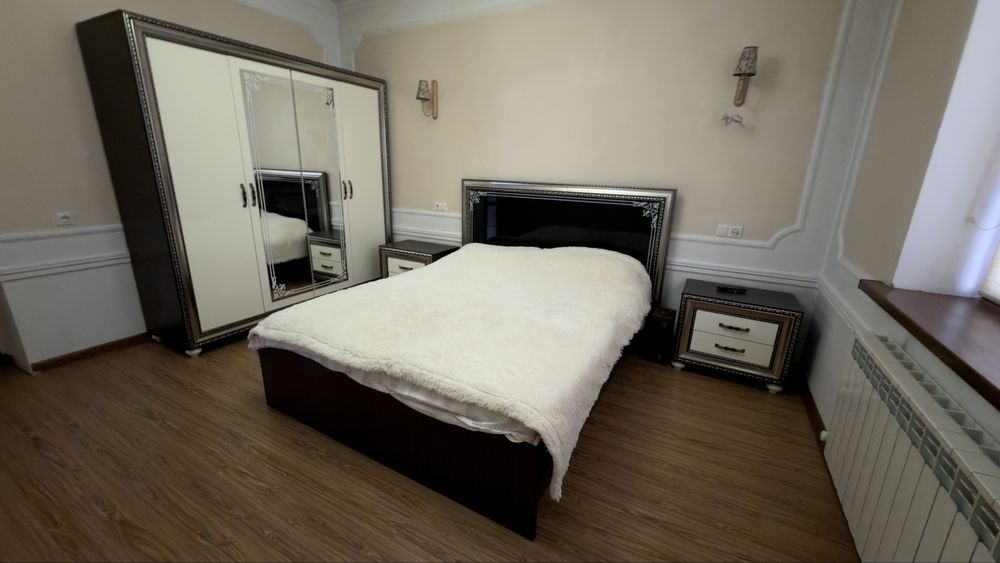 Спальний гарнитур