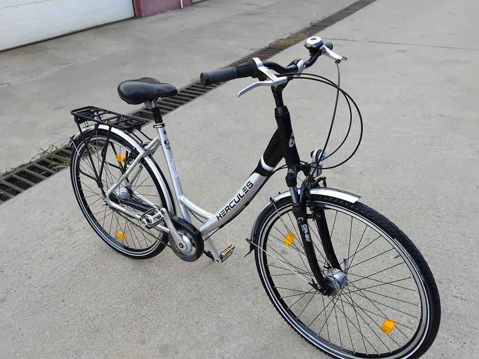 Vând bicicleta din aluminiu pentru damă