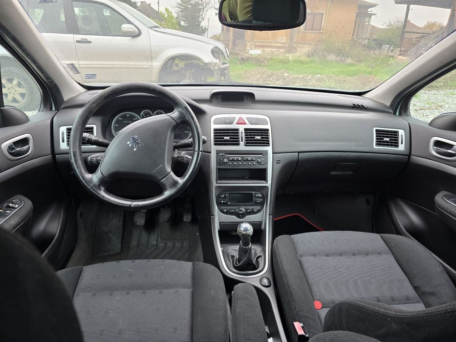 Продавам пежо 307sw  на части