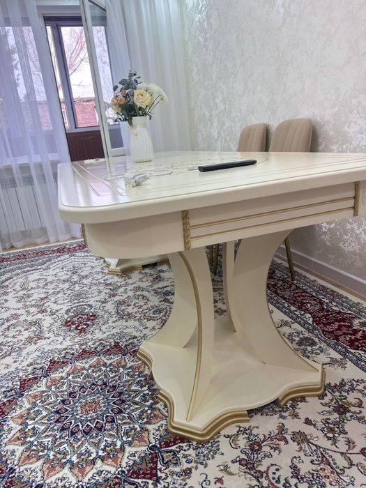 Новый стол для гостиной