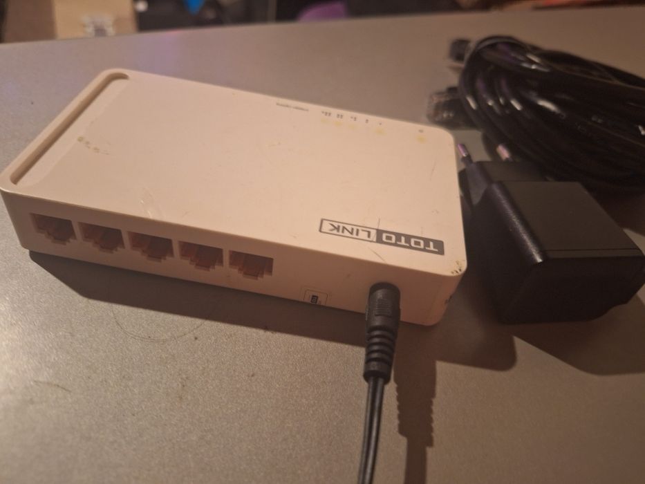 Switch internet cu cablu