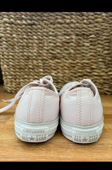 Tenesi converse roz