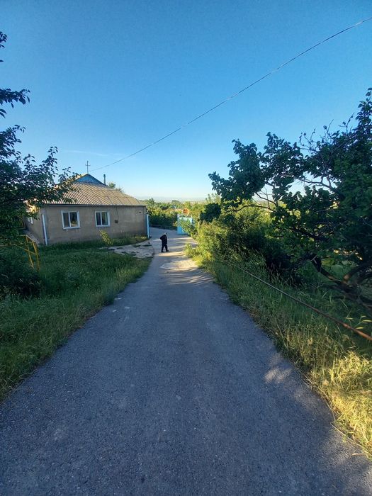 Үлкен үй, бау -бақшасы мен, баня, Гараж, сарай