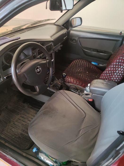 Продаётся Машина Нексия 2 Жёлтый.