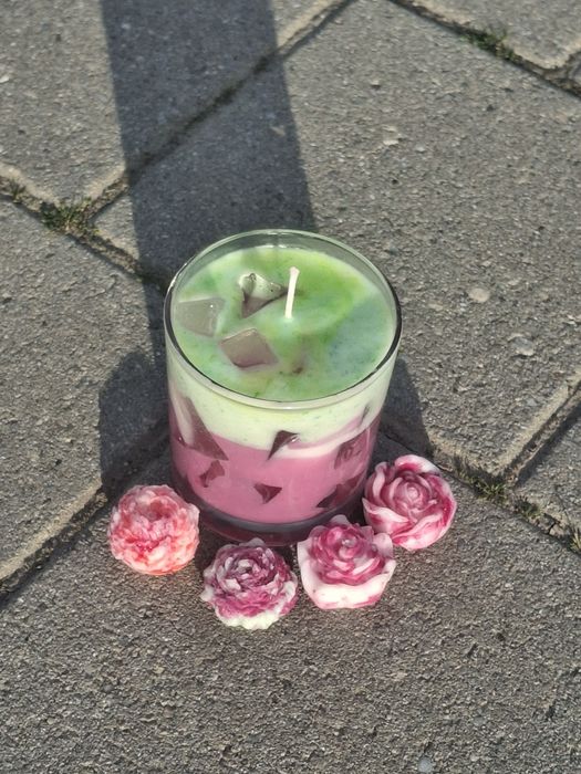 Lumanare handmade strawberry matcha