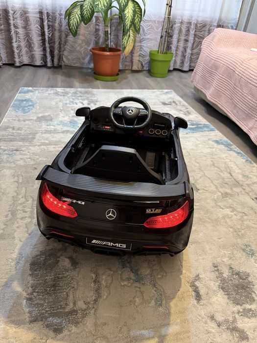 Masina electrica cu telecomanda Mercedes Amg GTR