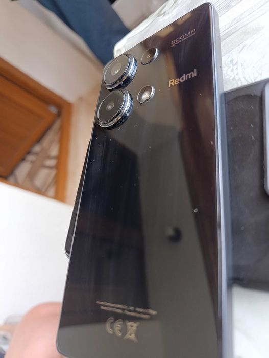 Продавам телефон Xiaomi Redmi 13 pro