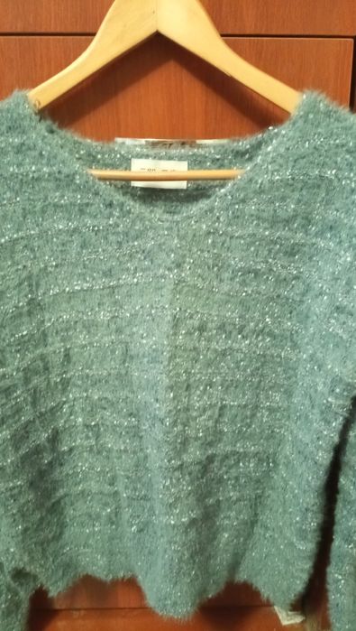 Женский свитер новый