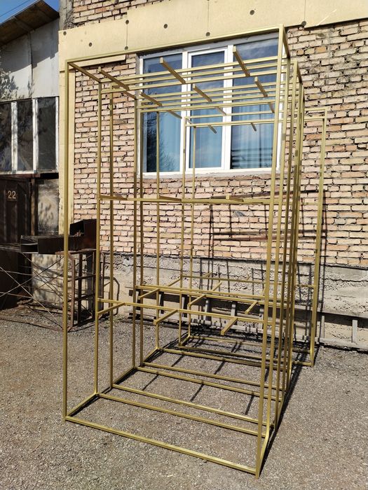 Рейлы стойки для детского магазина